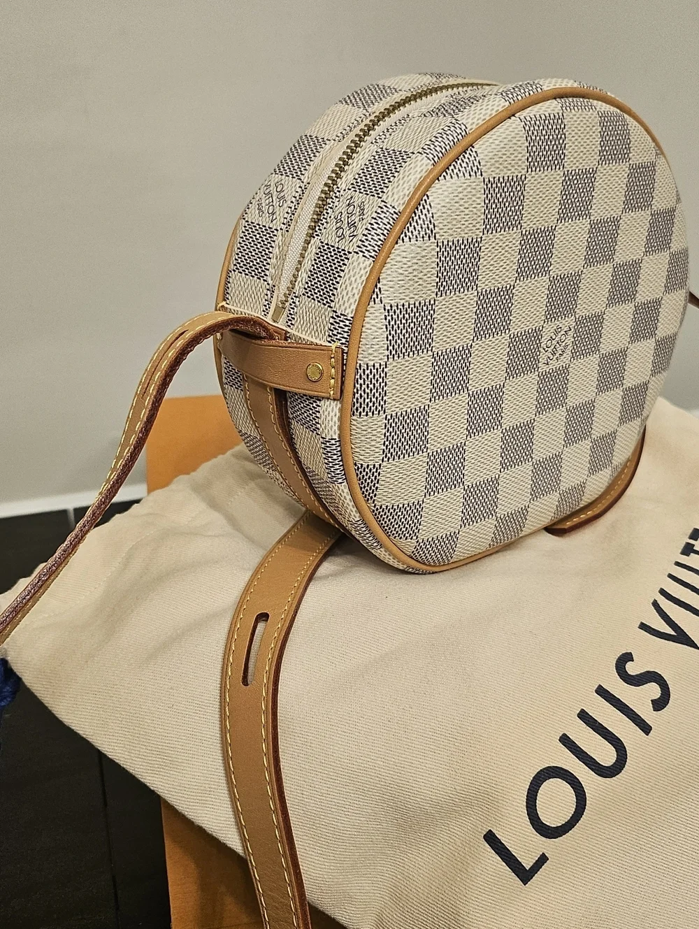 Louis Vuitton Boite Chapeau Souple PM Crossbody Bag in the beautiful Damier Azur - Picture 9 of 12
